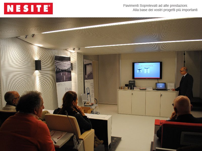 Nesite avvia un percorso di formazione sul pavimento sopraelevato Nesite avvia un percorso di formazione sul pavimento sopraelevato