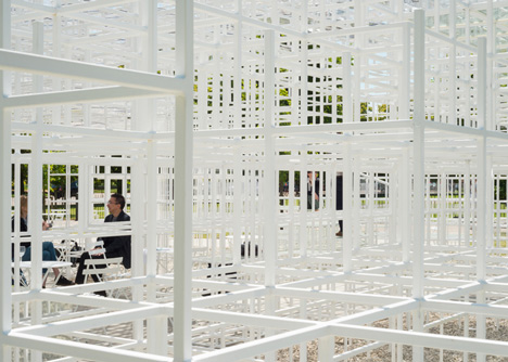 SOU FUJIMOTO GANA EL PREMIO MARCUS 2013 dezeen serpentine gallery pavilion 2013 by sou fujimoto photo by jim stephenson 20 SOU FUJIMOTO GANA EL PREMIO MARCUS 2013