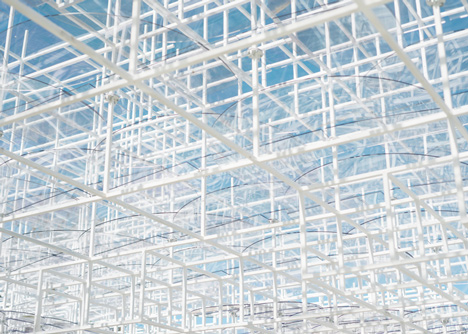 SOU FUJIMOTO GANA EL PREMIO MARCUS 2013 dezeen serpentine gallery pavilion 2013 by sou fujimoto photo by jim stephenson 28 SOU FUJIMOTO GANA EL PREMIO MARCUS 2013