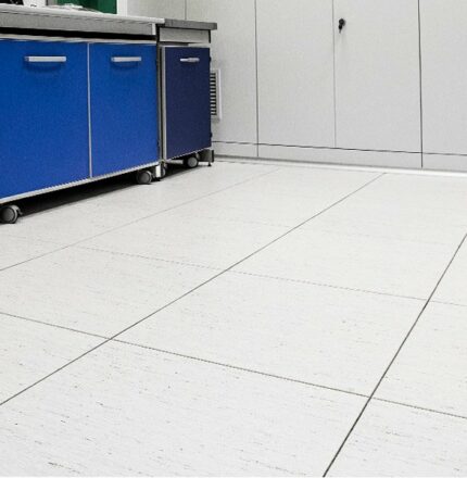 LABfloor - pavimento sopraelevato sigillato finitura in pvc