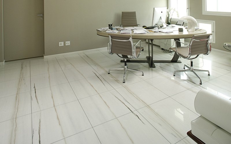 Pavimento sopraelevato in marmo per Citco HQ - Nesite