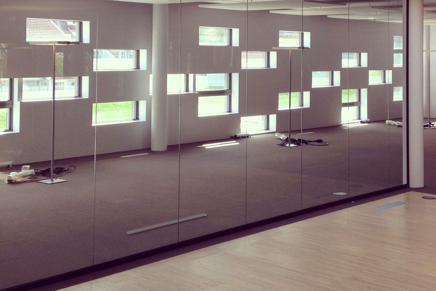 Pavimento sopraelevato in parquet - Wilberg Atrium