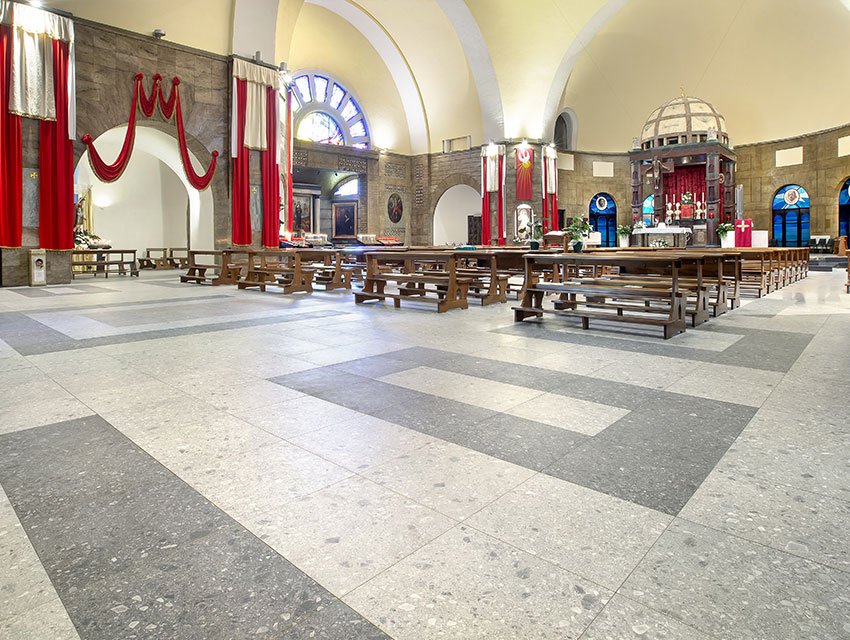 Pavimento sopraelevato radiante nella Chiesa S. Michele di Milano