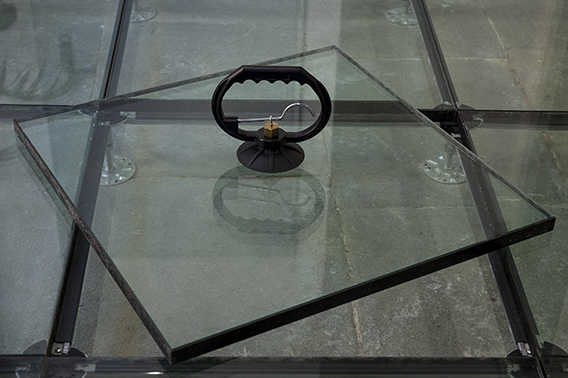 Nesite Raised Glass Panel