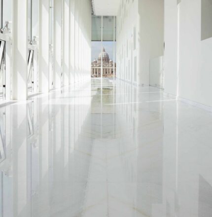 Pavimento sopraelevato in marmo per Citco HQ - Nesite