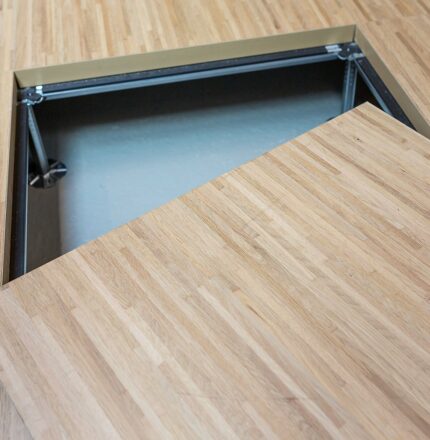 Pavimento sopraelevato in parquet - Wilberg Atrium