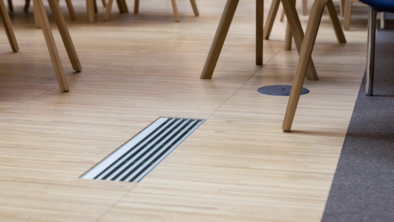 Pavimento sopraelevato in parquet - Wilberg Atrium