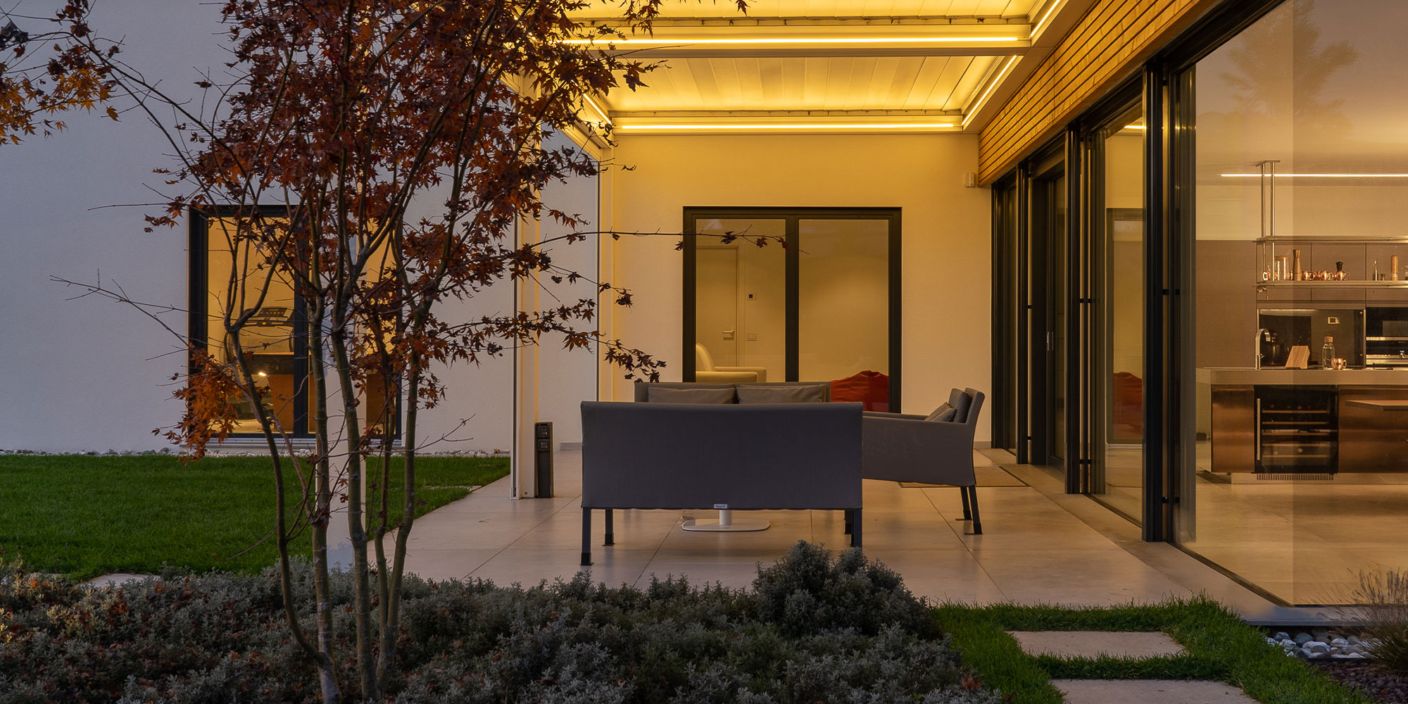 Outdoor raised floor