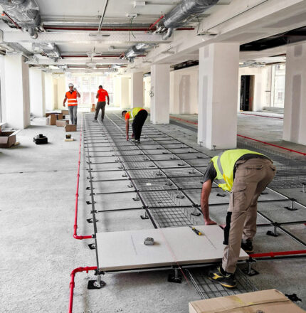 Pavimenti sopraelevati per edificio Pirelli 35