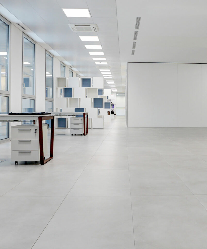 Resistenza antiscivolo applicata ai pavimenti sopraelevati