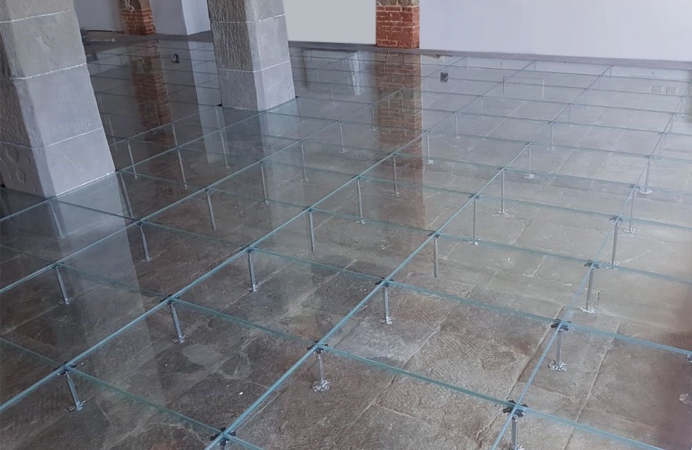 pavimento flottante in vetro - progetto "Leopoldine"