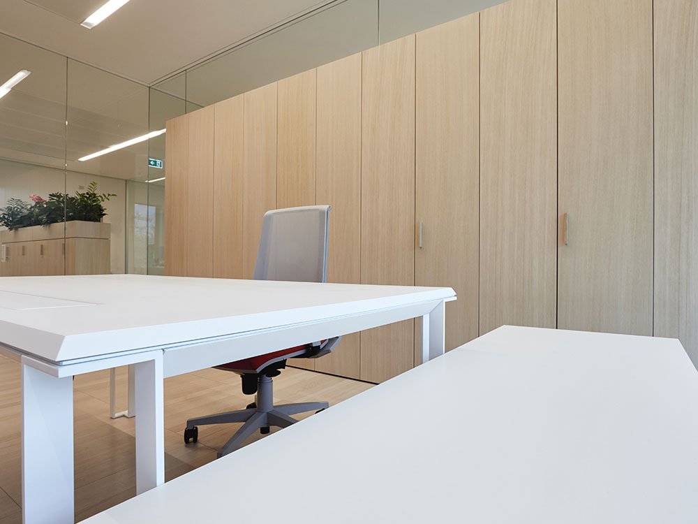 Scrivania-su-misura-ristrutturazione-contract-sede-Ef-Solare
